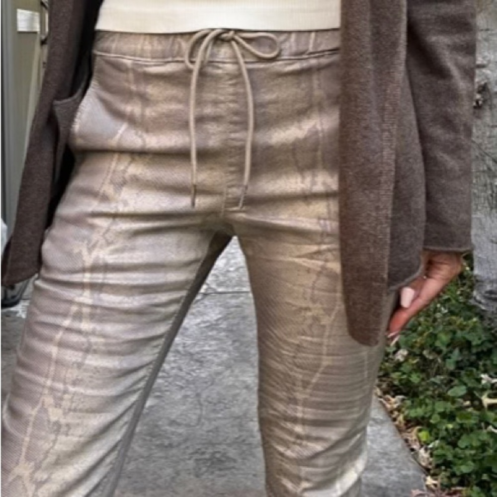 BEVY FLOG Shely Pants in Sand Gold Snake EUC Size 27